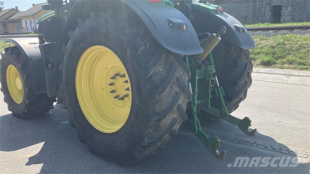John Deere 6250R Traktoren