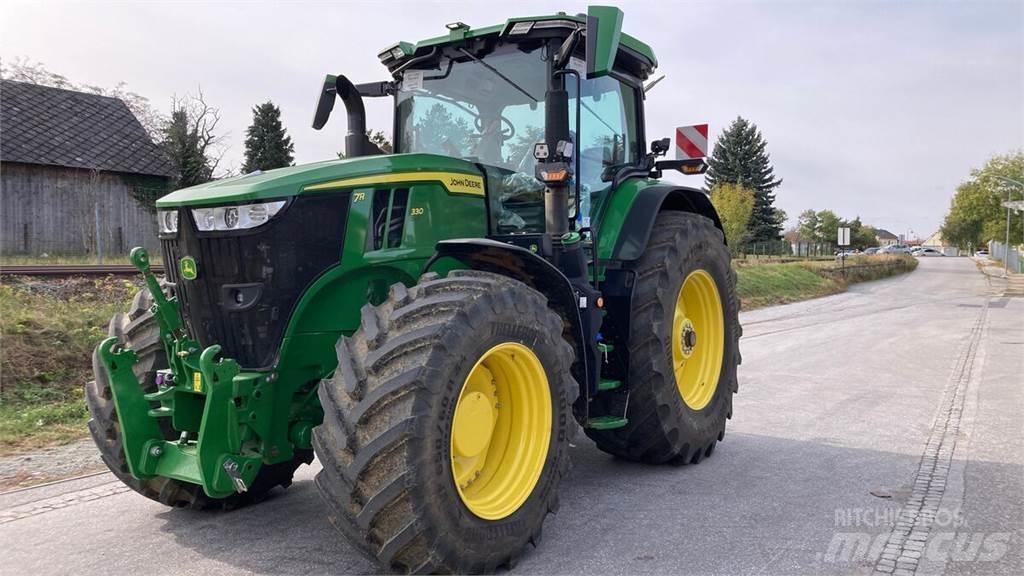 John Deere 7R330 Traktoren