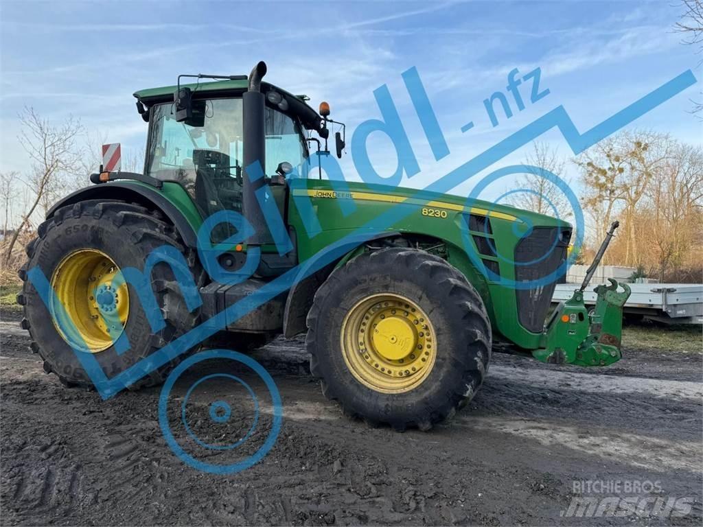 John Deere 8230 Traktoren