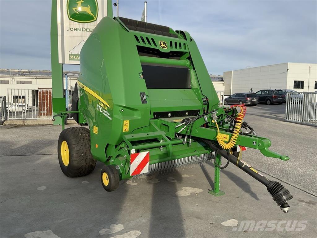 John Deere V451 M Rundballenpressen