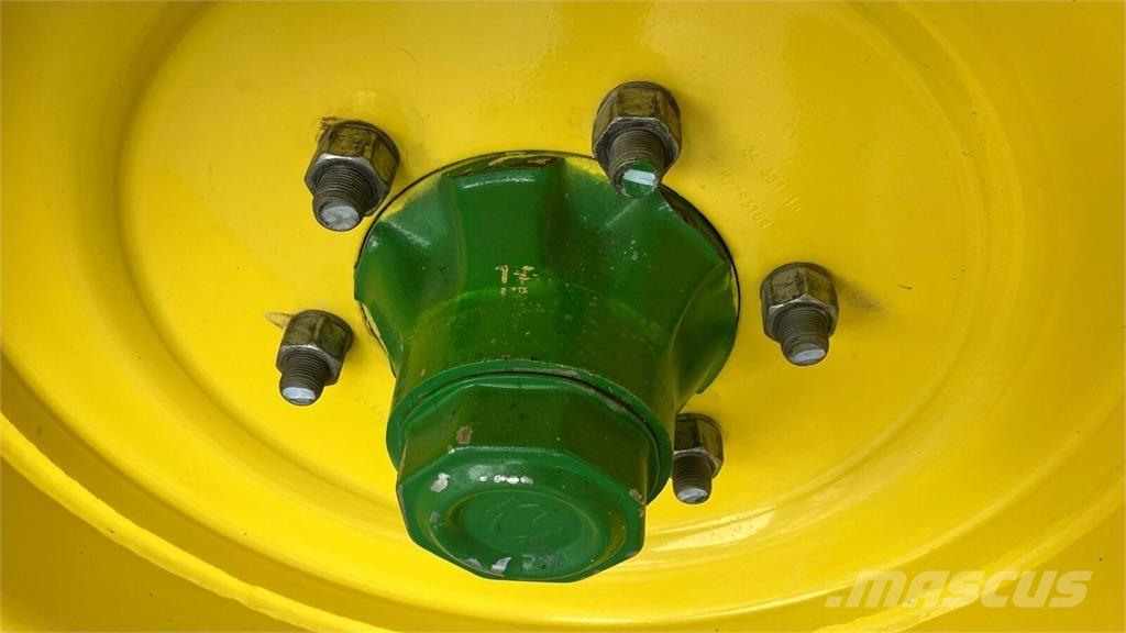 John Deere V461R Rundballenpressen