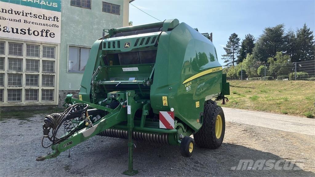 John Deere V461R Rundballenpressen