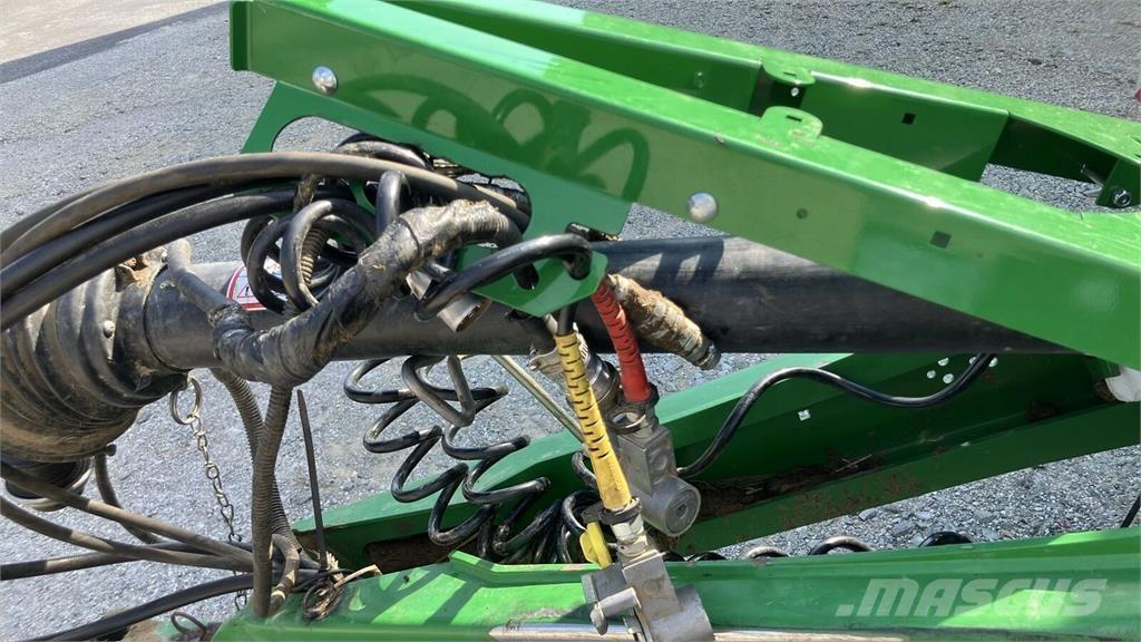 John Deere V461R Rundballenpressen