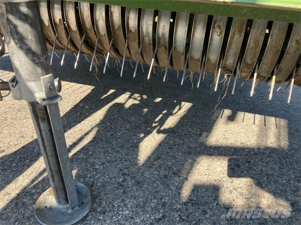 Krone V 150 XC Rundballenpressen