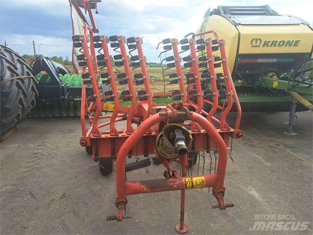 Kuhn GA 4121 GM Schwader