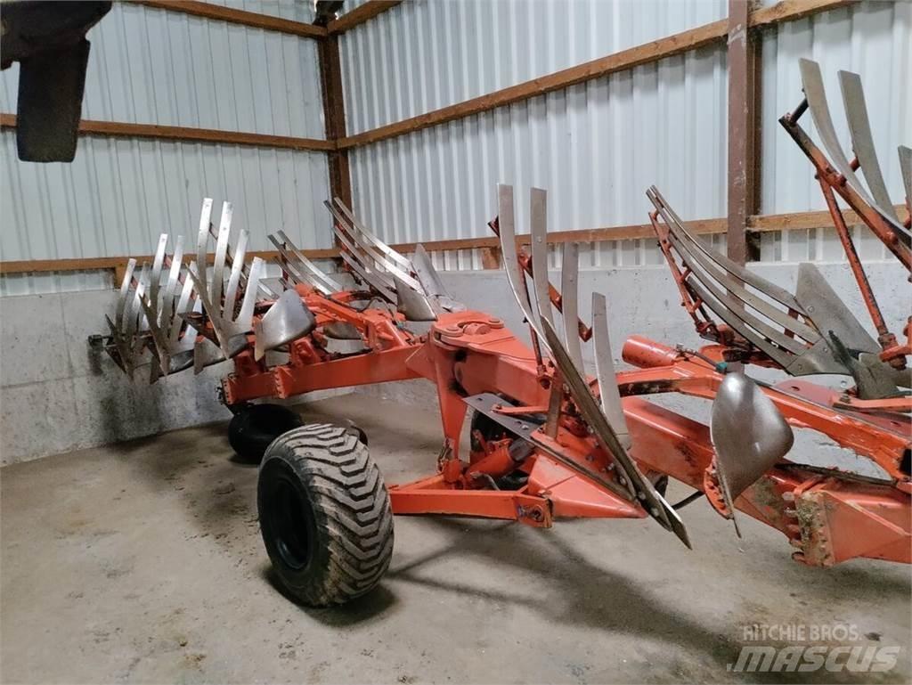Kuhn Manager 8 NSH Konventionelle Pflüge