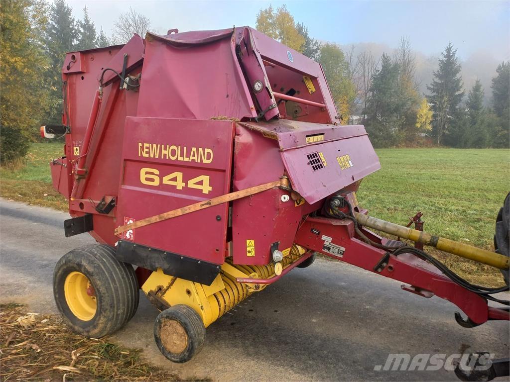 New Holland 644 Rundballenpressen