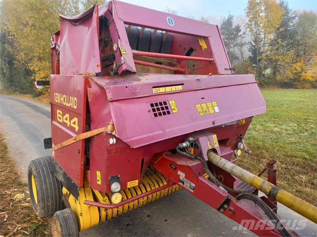 New Holland 644 Rundballenpressen