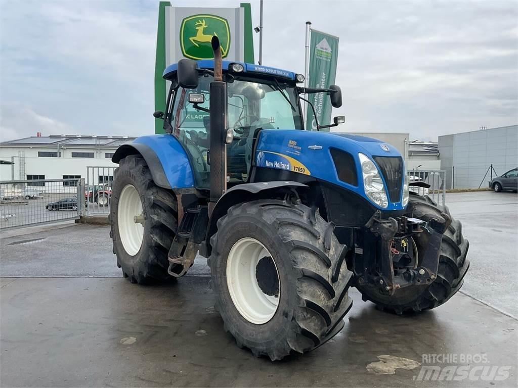 New Holland T7050 Traktoren