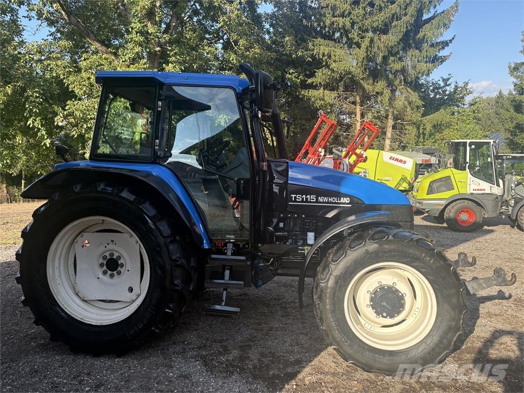 New Holland TS115 Traktoren