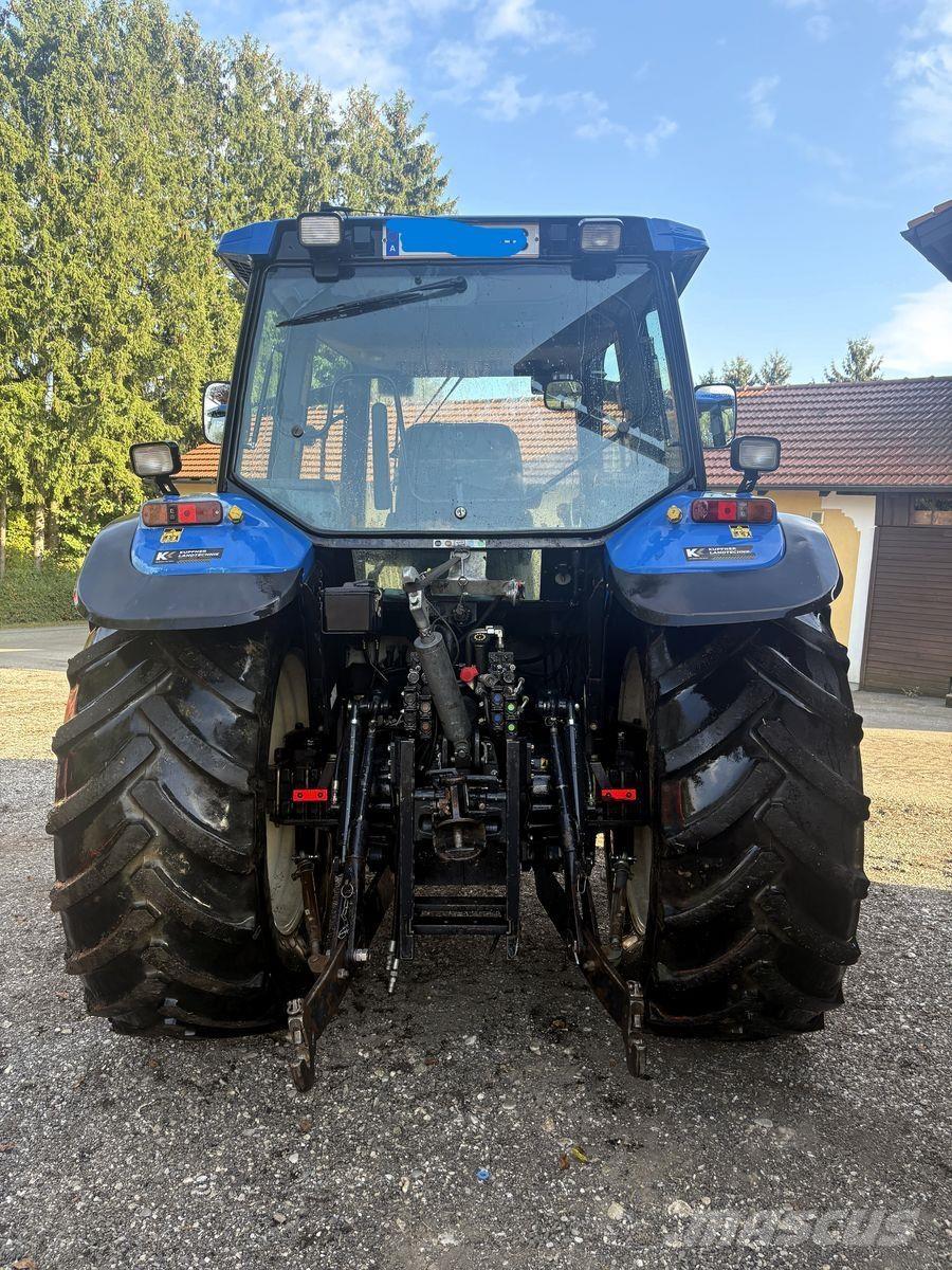 New Holland TS115 Traktoren