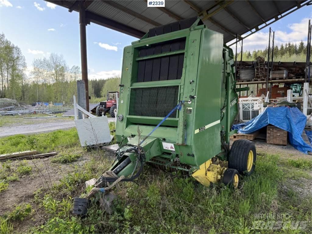 John Deere 550 Rundballenpressen