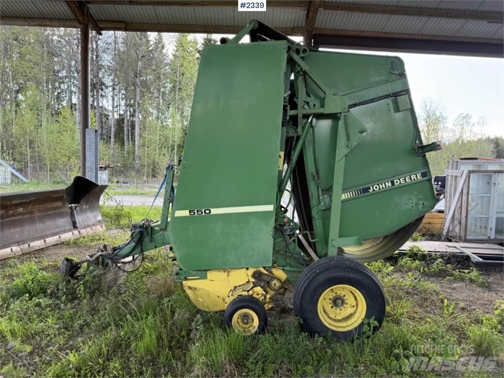 John Deere 550 Rundballenpressen