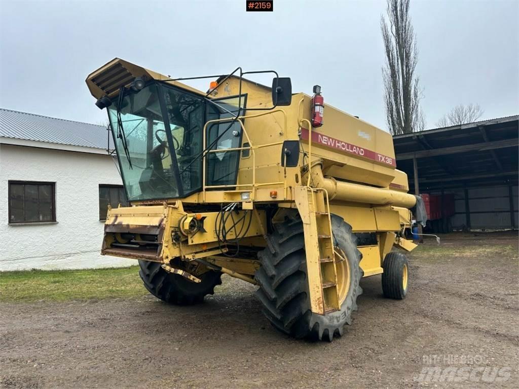 New Holland TX36 Mähdrescher
