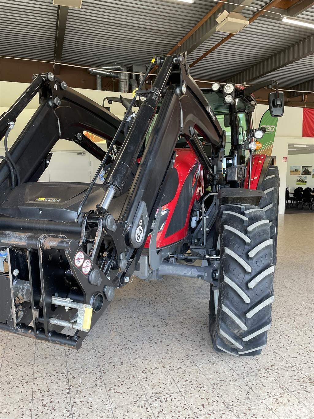 Valtra 135LH Traktoren