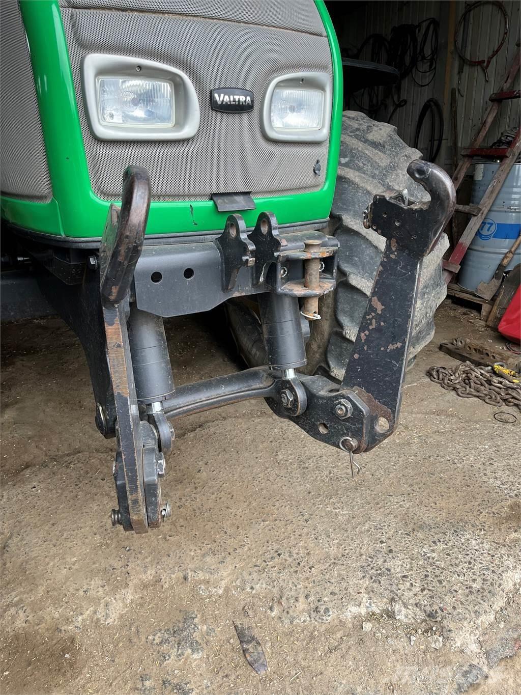 Valtra 170CH Traktoren