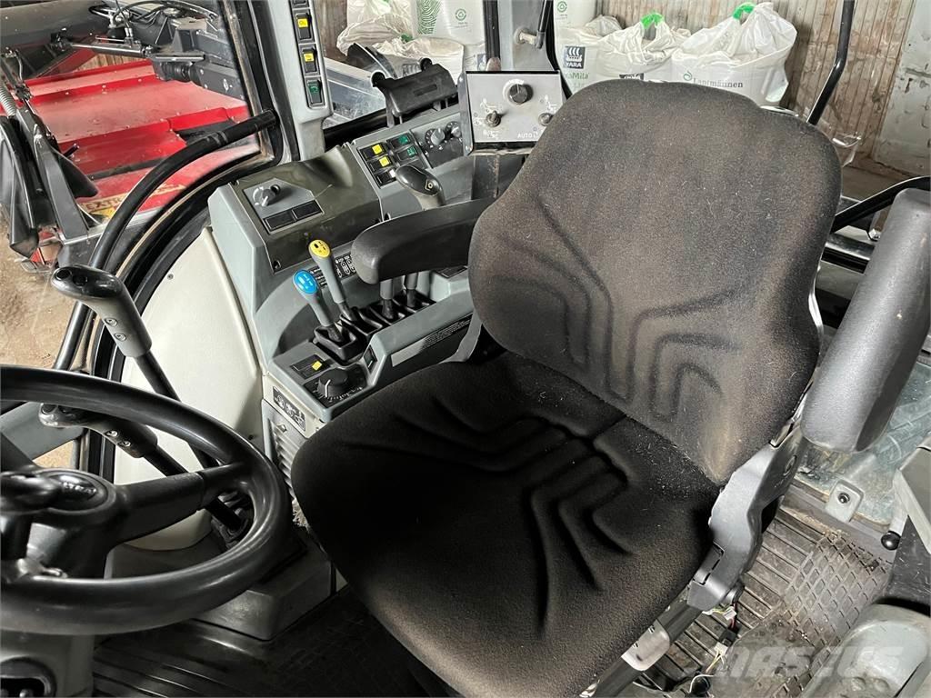 Valtra 170CH Traktoren