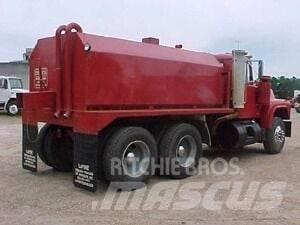 Mack R690ST Wassertanker
