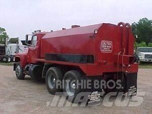 Mack R690ST Wassertanker