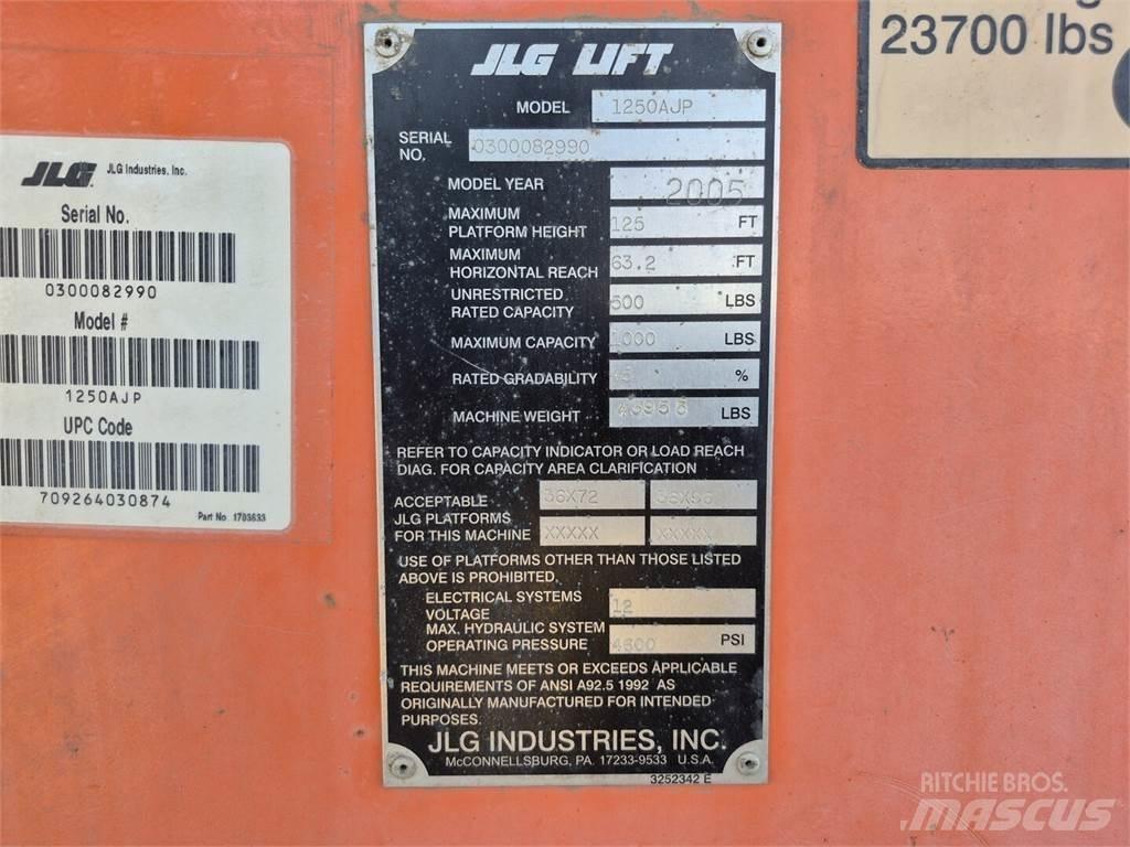 JLG 1250AJP Gelenkteleskoparbeitsbühnen