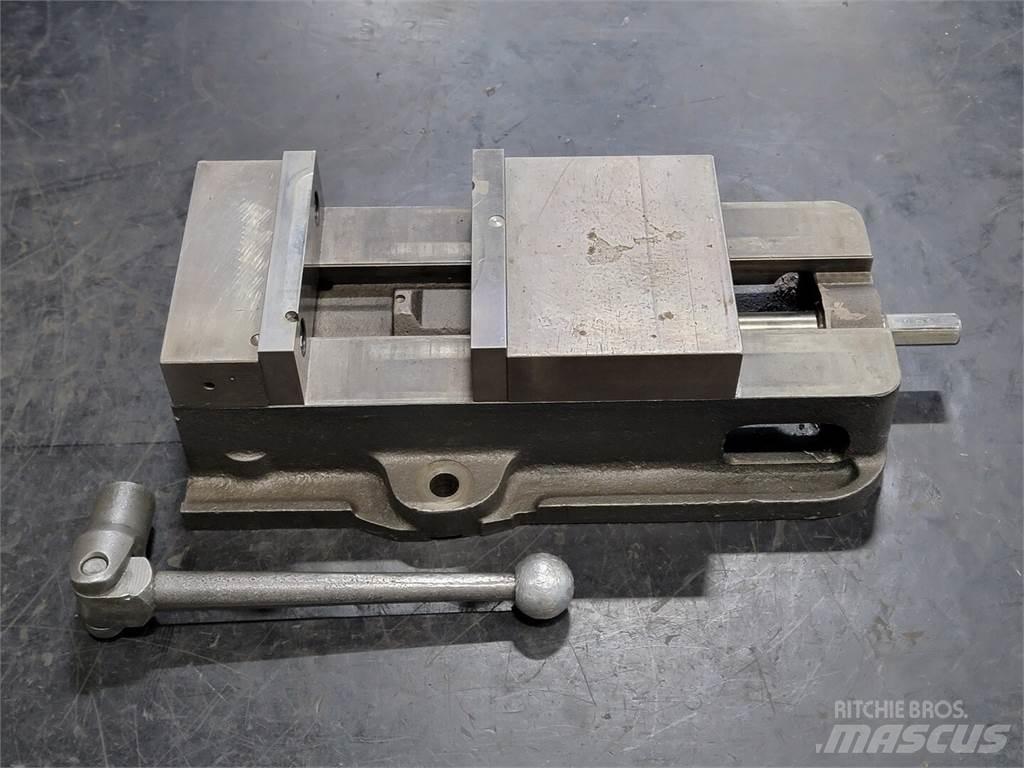  KURT D-675 Sonstige Baumaschinen
