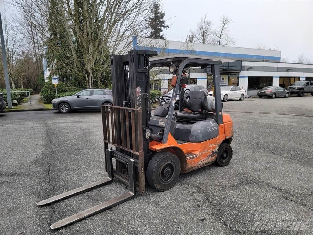 Toyota 7FGU25 Sonstige Baumaschinen