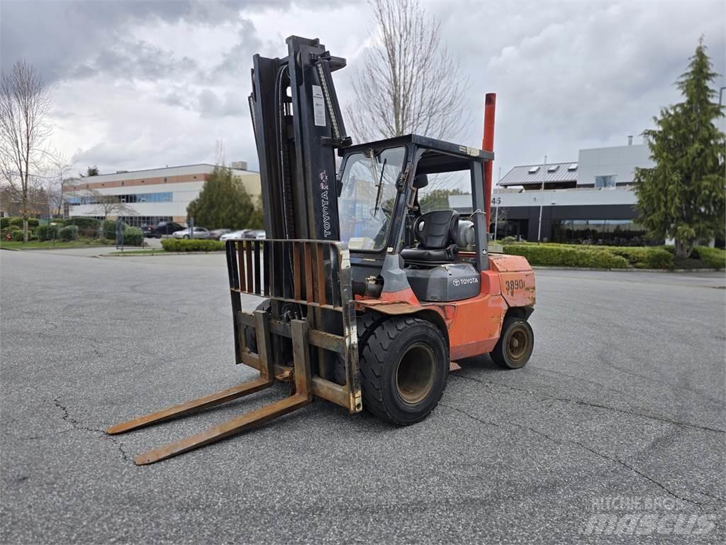 Toyota 7FGU45 Sonstige Baumaschinen
