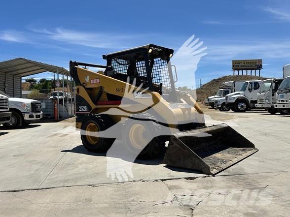 CAT 252B Kompaktlader