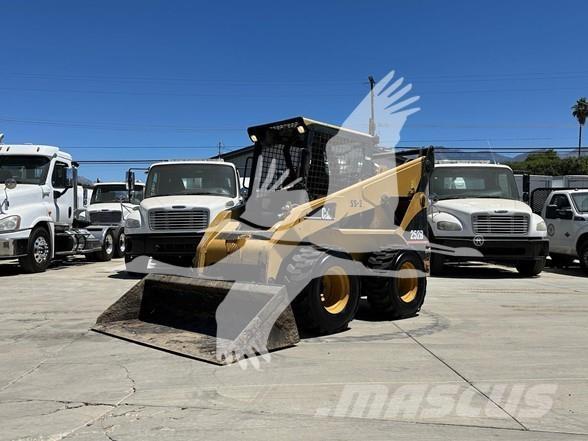 CAT 252B Kompaktlader