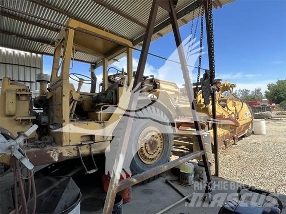 CAT 623B Schaber