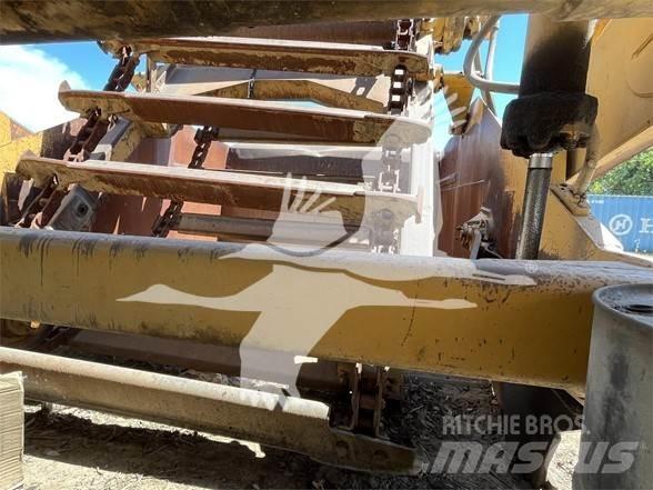 CAT 623B Schaber