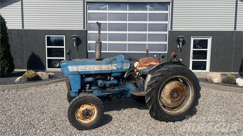 Ford 3000 Traktoren