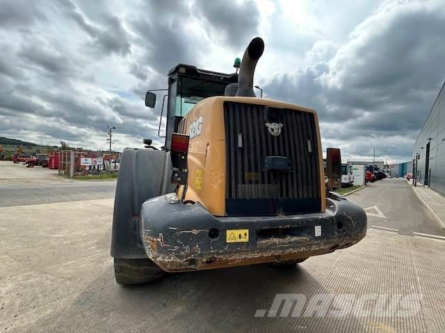 CASE 821G Radlader