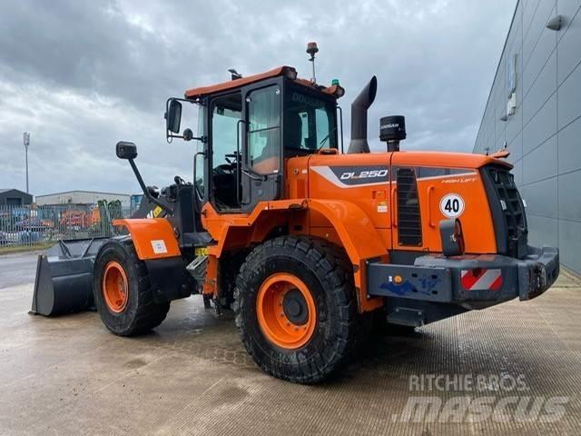 Develon DL250-5 Radlader