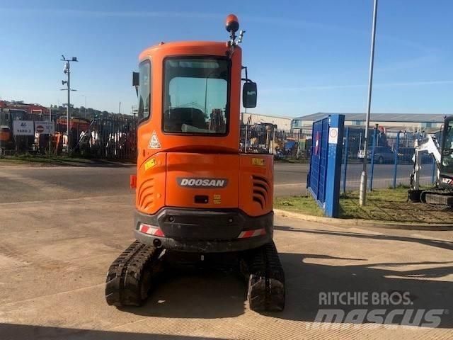 Develon DX27z Raupenbagger