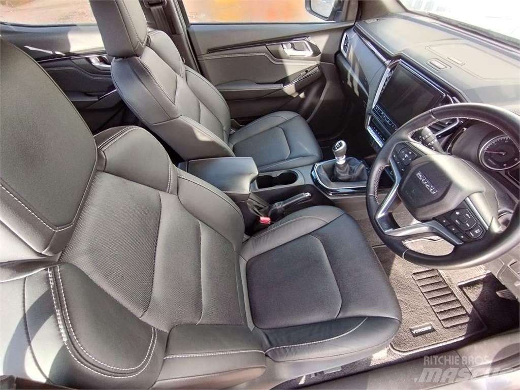 Isuzu V-Cross Sonstige Baumaschinen