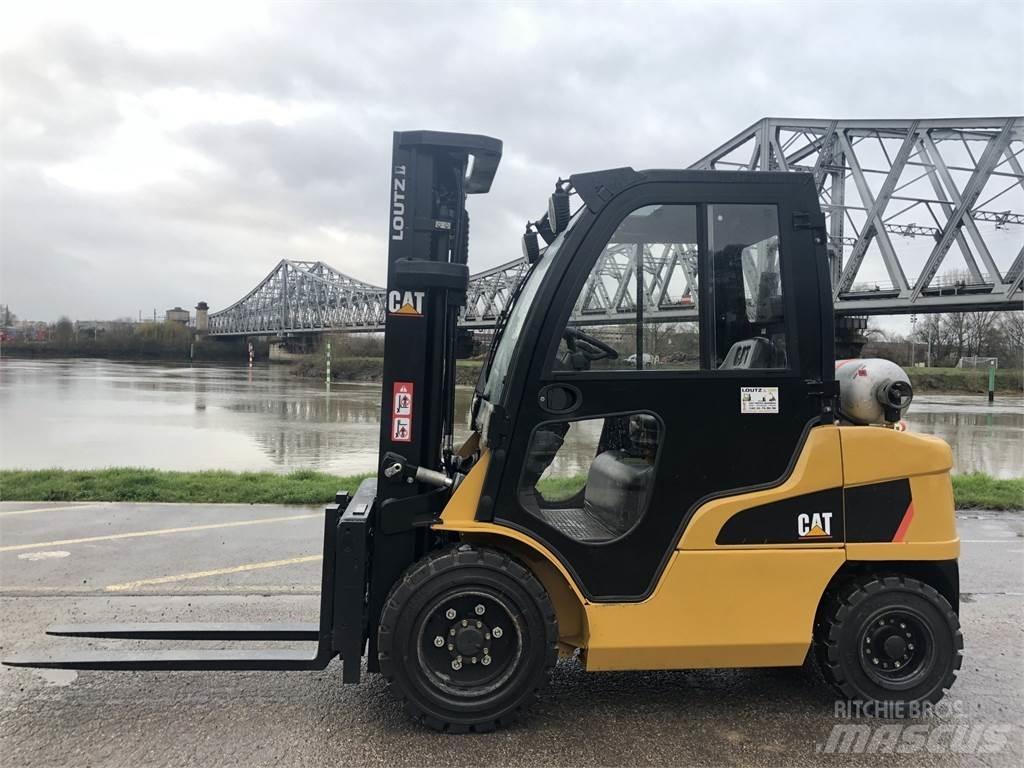 CAT GP30N Andere Gabelstapler