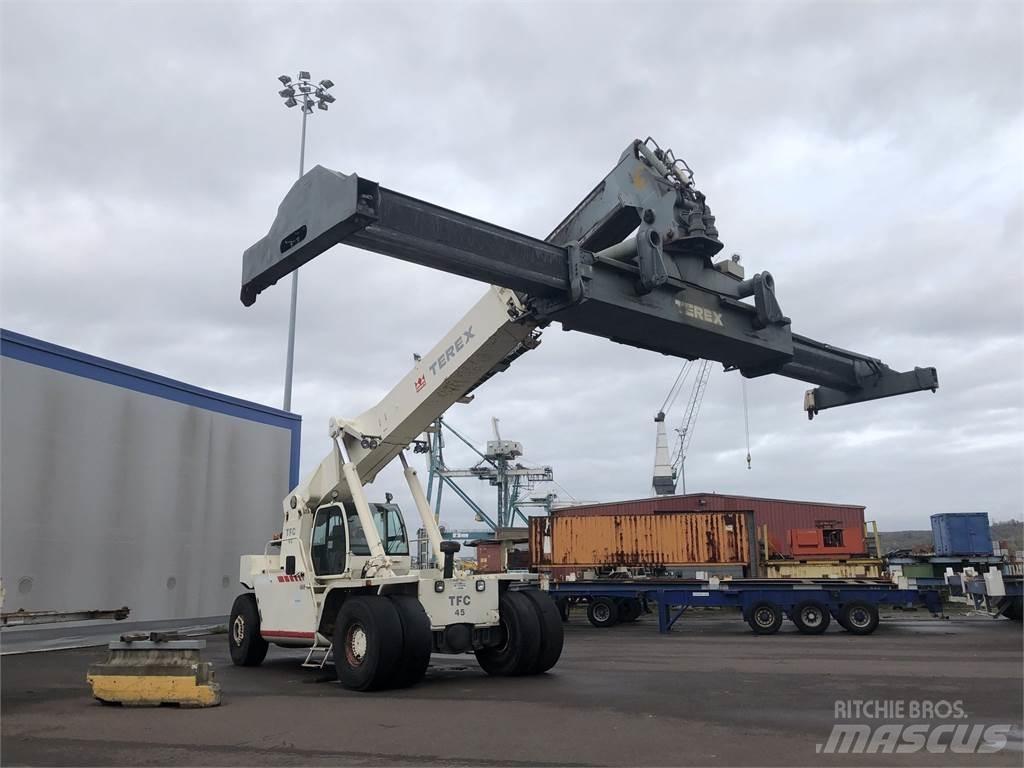 Terex TFC45 Reach-Stacker
