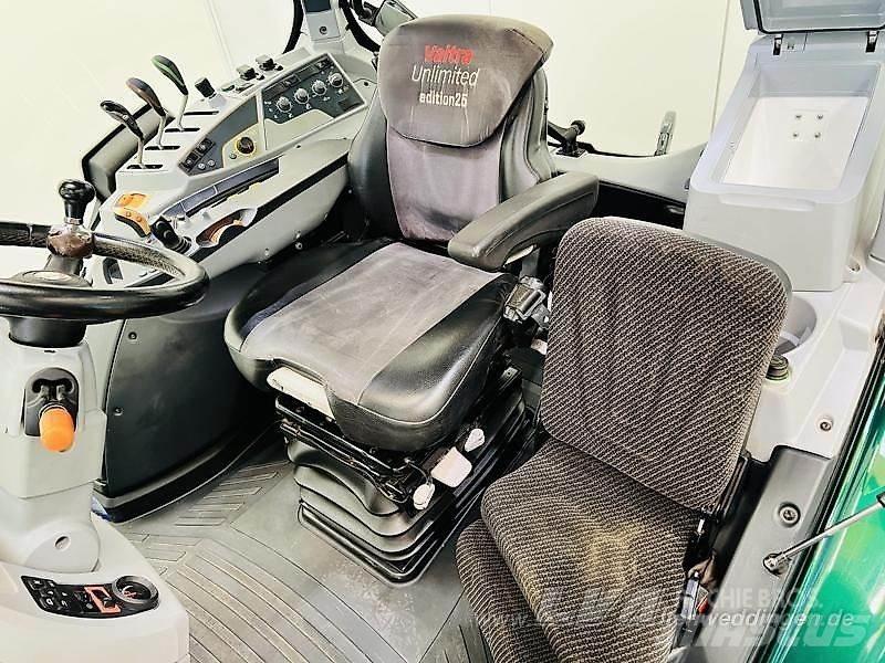 Valtra T174 Traktoren