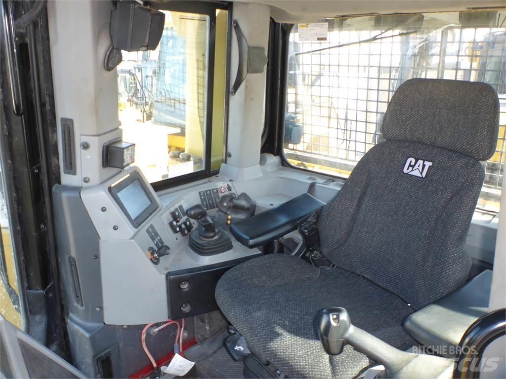 CAT D8T Bulldozer
