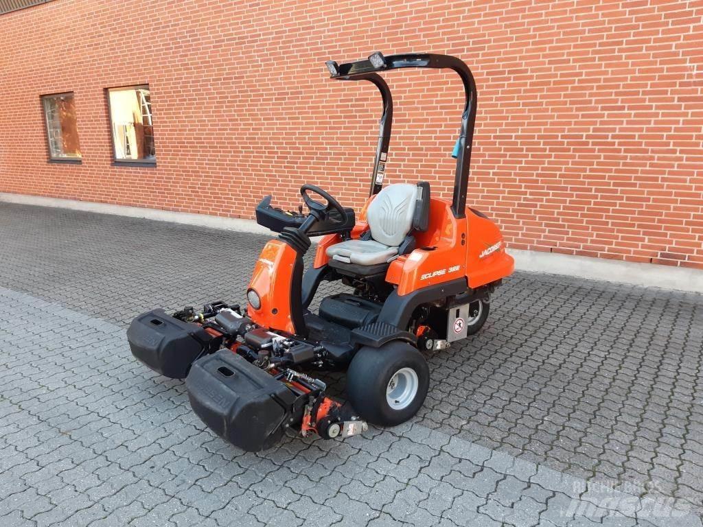 Jacobsen ECLIPS 322 Reitermäher