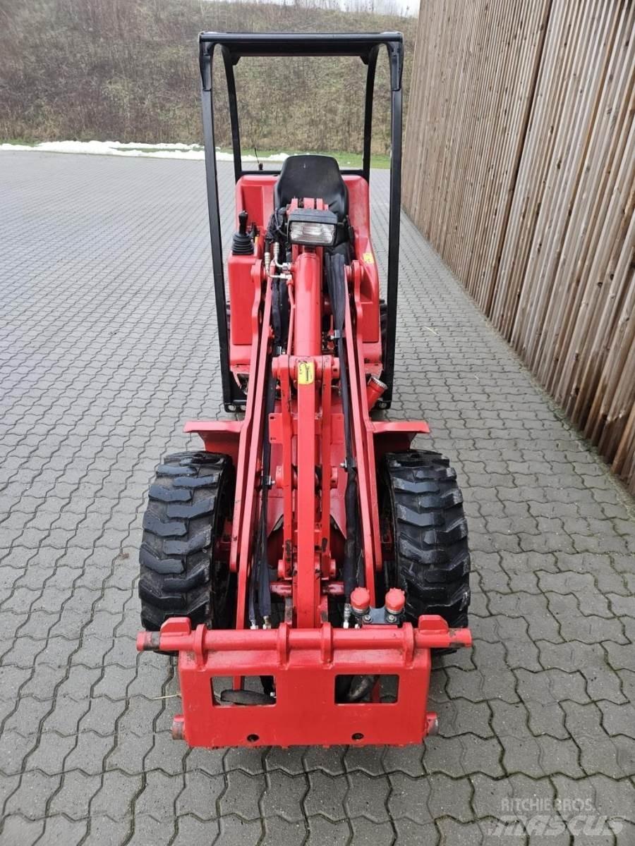 Schäffer 2428 SLT Minilader