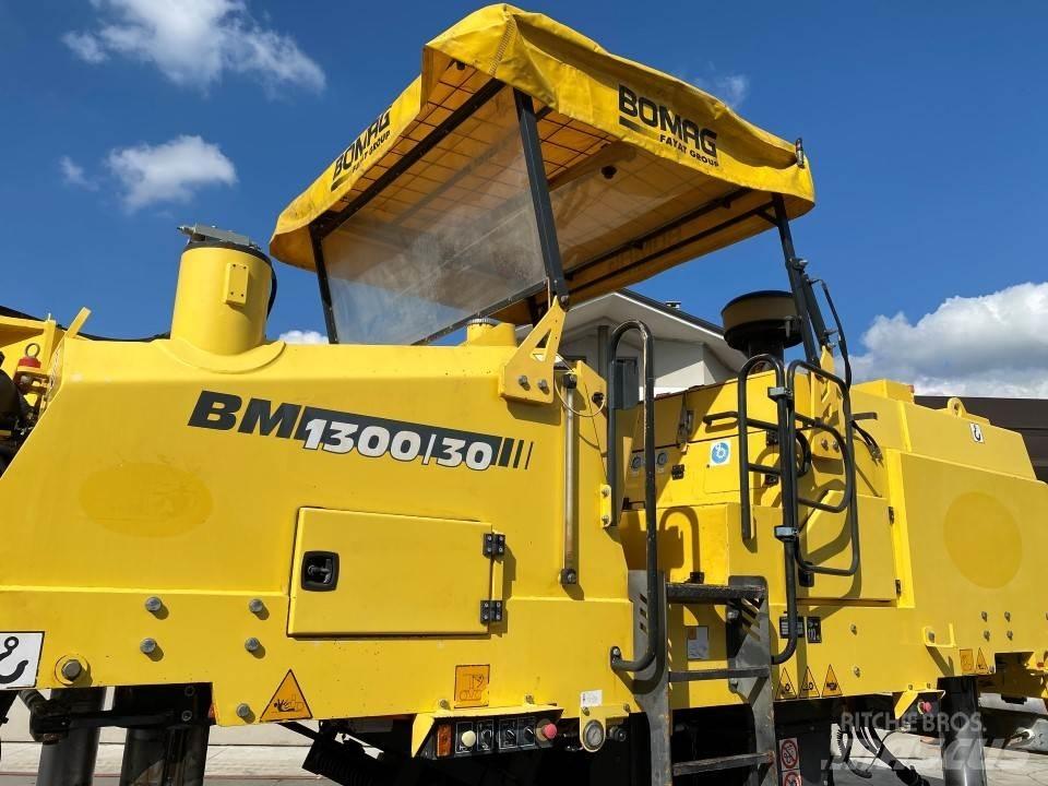 Bomag BM1300/30 Asphaltfräsen