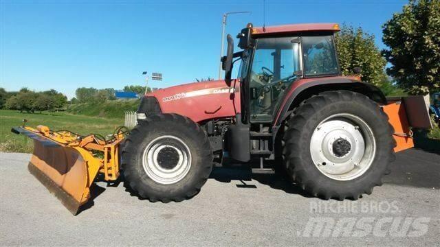 Case IH MXM190 Schneeschilde und -pflüge