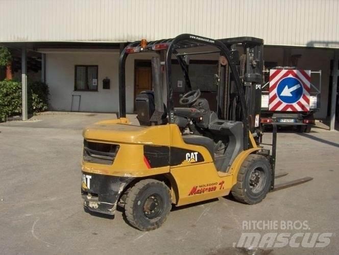 CAT DP30N Dieselstapler