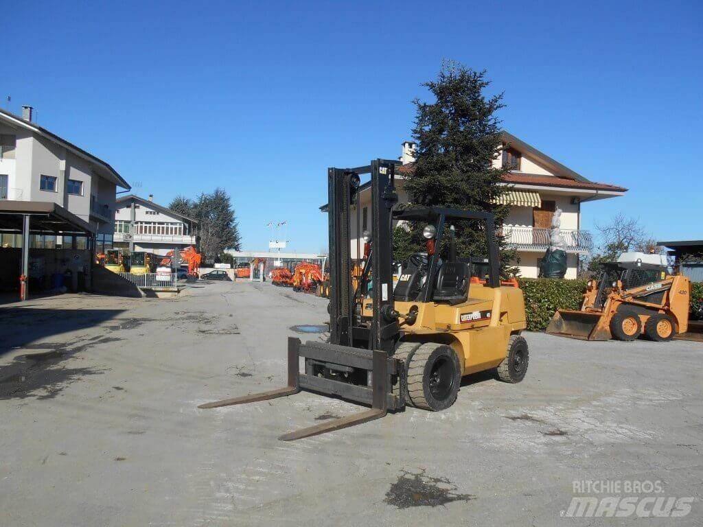 CAT DP40KL Dieselstapler