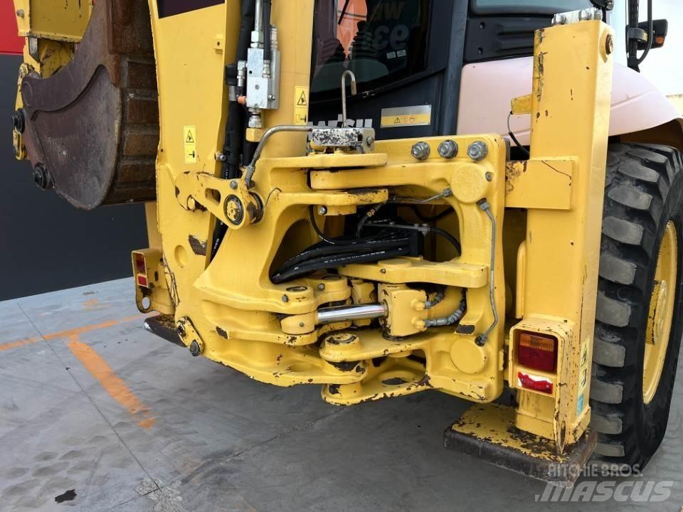 Komatsu WB93S-5E0 Baggerlader