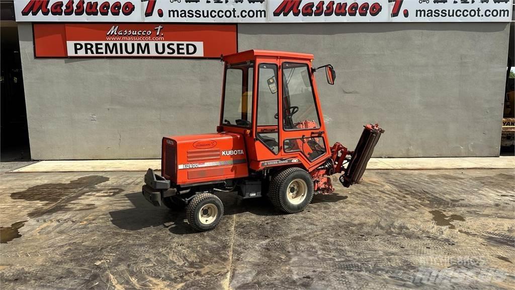 Kubota F2400 4X4 Schneeschilde und -pflüge