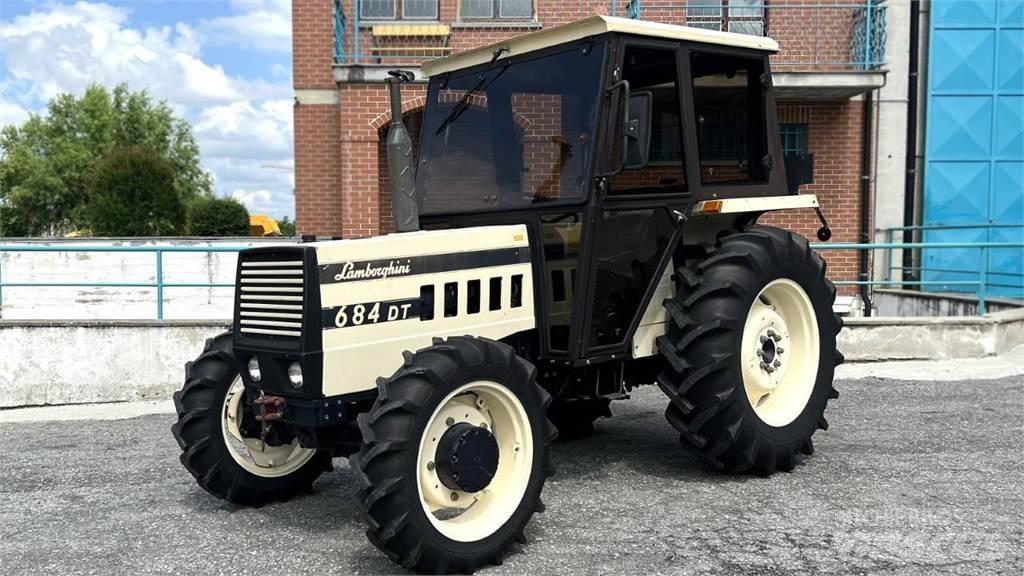 Lamborghini 684 DT Schneeschilde und -pflüge