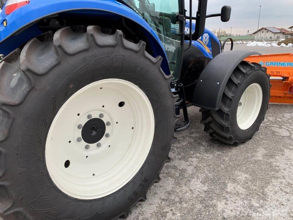 New Holland T5.115 Schneeschilde und -pflüge